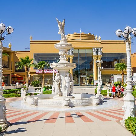 Titanic Palace Families And Couples Only Hurghada Exterior photo Fountain at the entrance of the resort